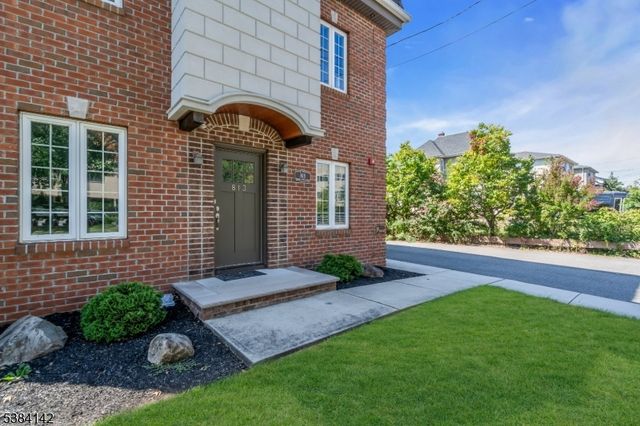 813 N Wood Ave, Linden City, NJ 07036