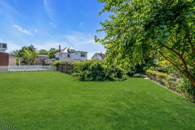 813 N Wood Ave, Linden City, NJ 07036