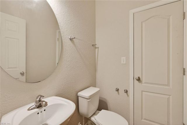 2147 Redgate DR, Suffolk, VA 23434