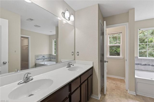 2147 Redgate DR, Suffolk, VA 23434