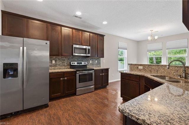 2147 Redgate DR, Suffolk, VA 23434