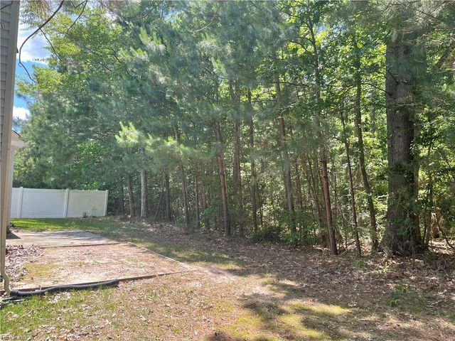 2147 Redgate DR, Suffolk, VA 23434