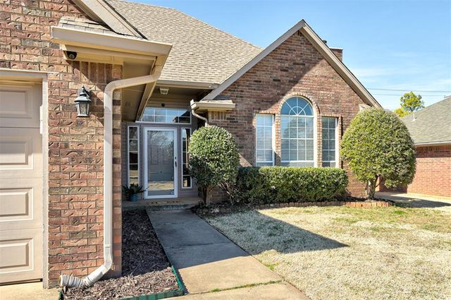 321 Albany Drive, Edmond, OK 73003