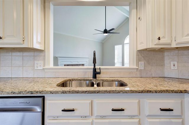 321 Albany Drive, Edmond, OK 73003