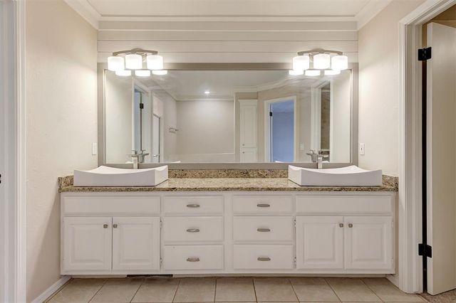 321 Albany Drive, Edmond, OK 73003