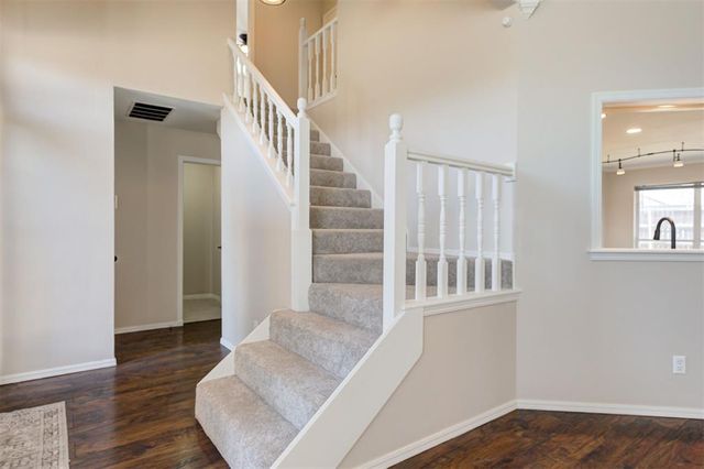 321 Albany Drive, Edmond, OK 73003