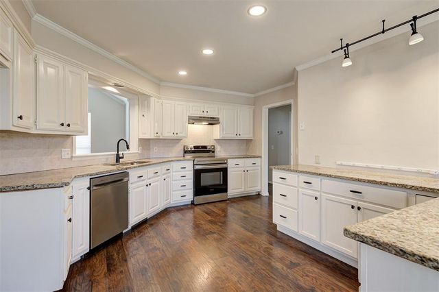 321 Albany Drive, Edmond, OK 73003