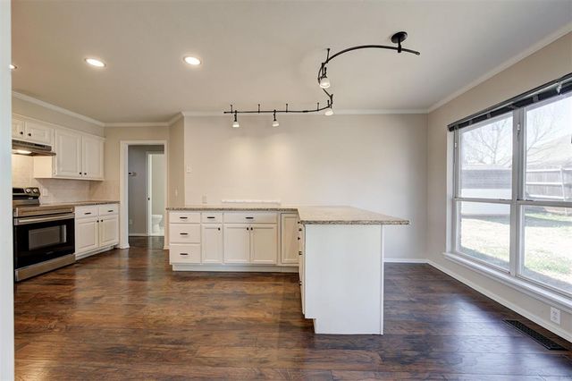 321 Albany Drive, Edmond, OK 73003