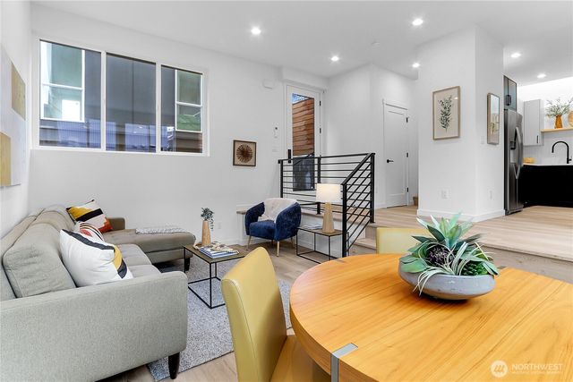 631 W Emerson Street, Seattle, WA 98119