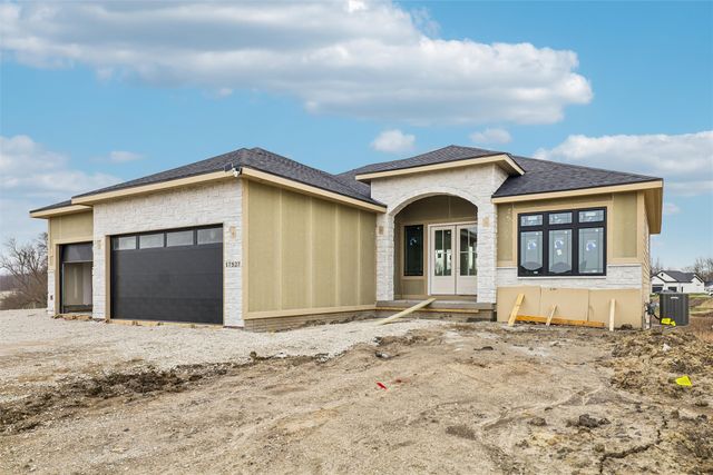 17527 North Valley Drive, Urbandale, IA 50323