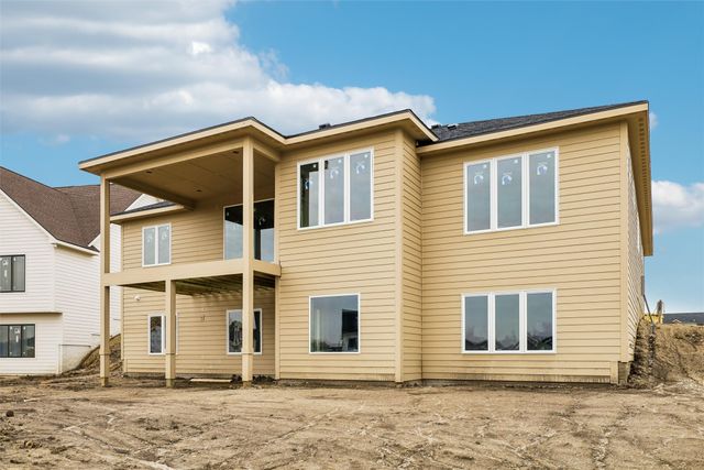 17527 North Valley Drive, Urbandale, IA 50323