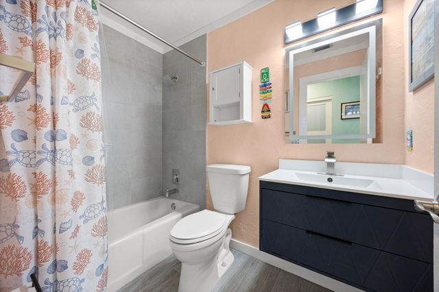 8704 SE Jardin Street, Hobe Sound, FL 33455