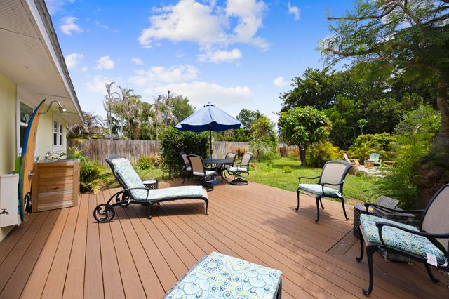 8704 SE Jardin Street, Hobe Sound, FL 33455
