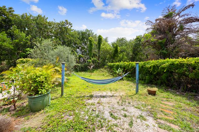 8704 SE Jardin Street, Hobe Sound, FL 33455
