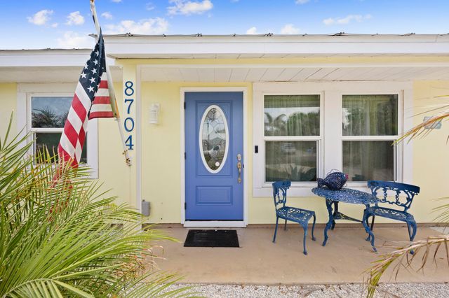 8704 SE Jardin Street, Hobe Sound, FL 33455