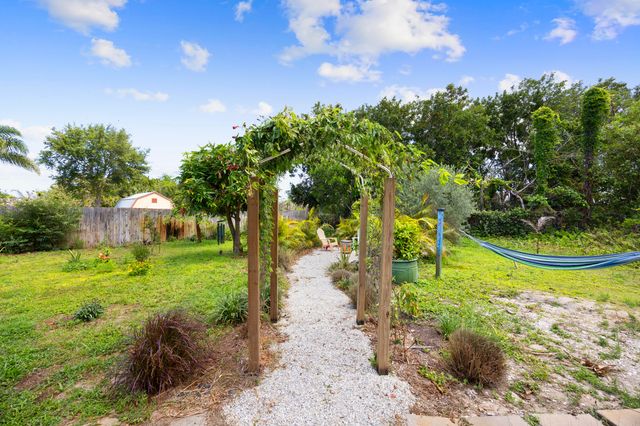 8704 SE Jardin Street, Hobe Sound, FL 33455