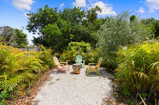 8704 SE Jardin Street, Hobe Sound, FL 33455