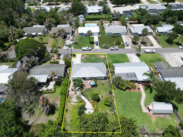 8704 SE Jardin Street, Hobe Sound, FL 33455