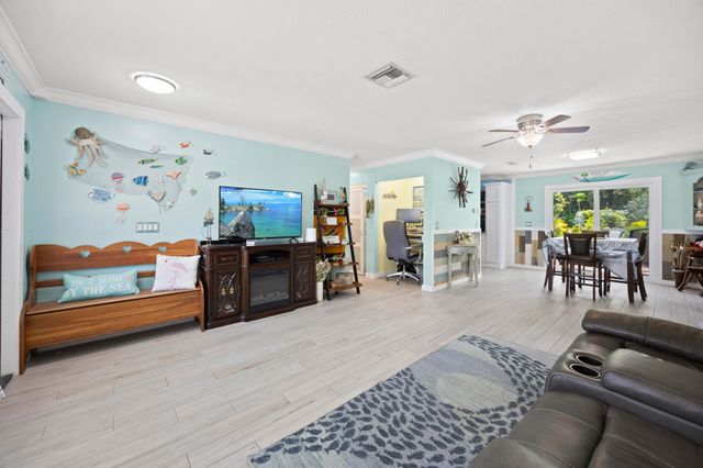 8704 SE Jardin Street, Hobe Sound, FL 33455