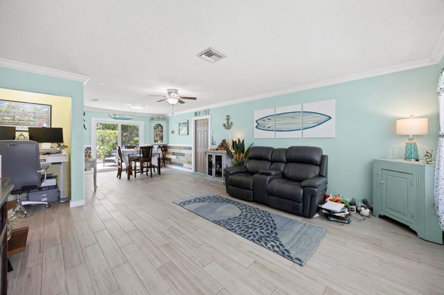 8704 SE Jardin Street, Hobe Sound, FL 33455