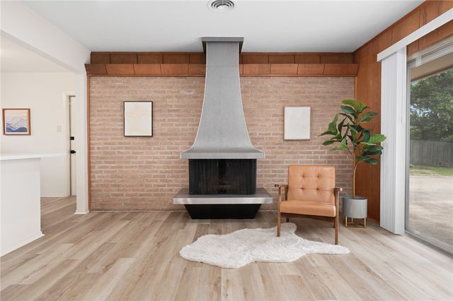 502 Meadowbrook Dr, Corpus Christi, TX 78412