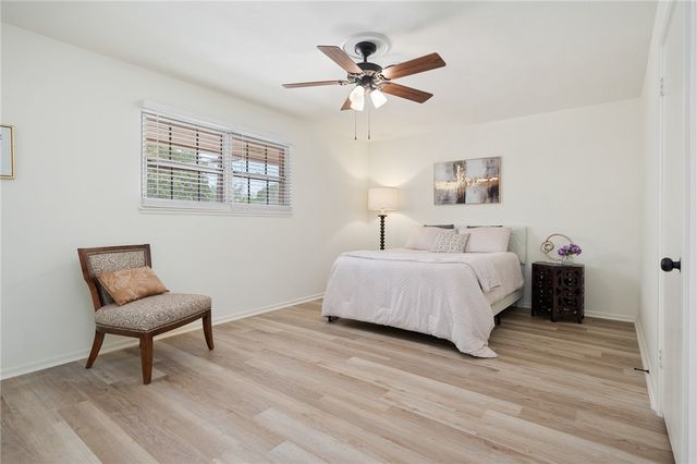 502 Meadowbrook Dr, Corpus Christi, TX 78412