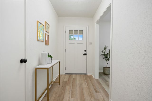 502 Meadowbrook Dr, Corpus Christi, TX 78412