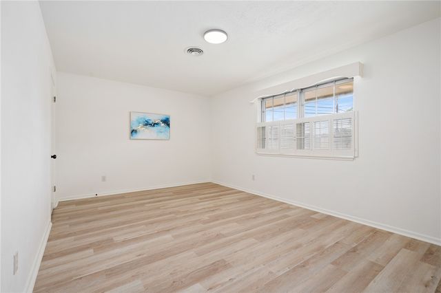 502 Meadowbrook Dr, Corpus Christi, TX 78412