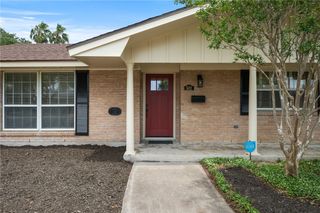 502 Meadowbrook Dr, Corpus Christi, TX 78412