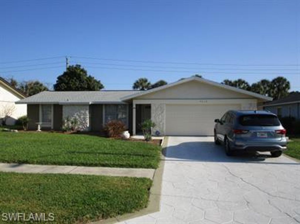 4619 Chippendale DR, Naples, FL 34112