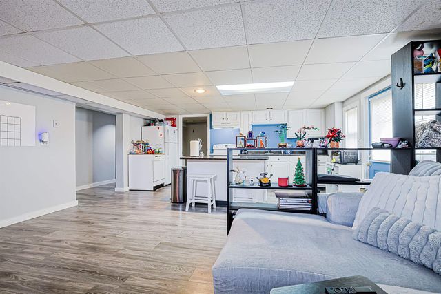 84 Hovey Road, Londonderry, NH 03053