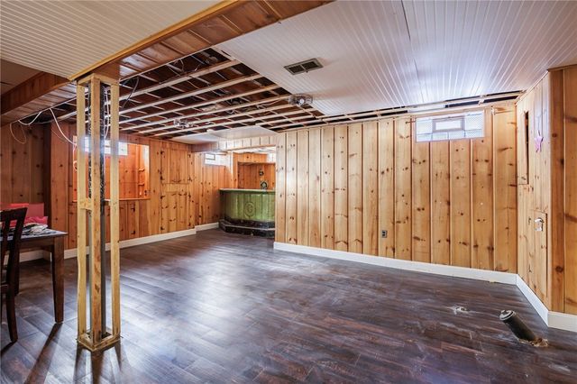 121 Wyndham Road, Irondequoit, NY 14609