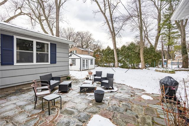 121 Wyndham Road, Irondequoit, NY 14609