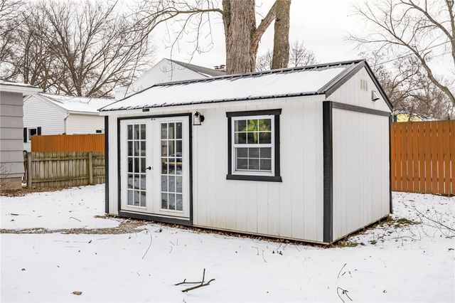 121 Wyndham Road, Irondequoit, NY 14609