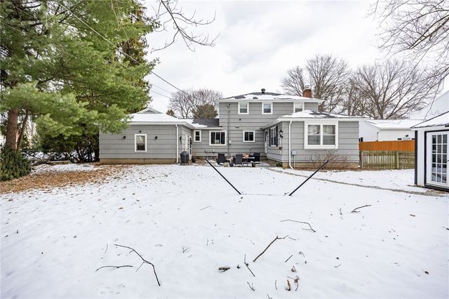 121 Wyndham Road, Irondequoit, NY 14609