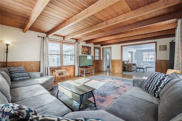 121 Wyndham Road, Irondequoit, NY 14609