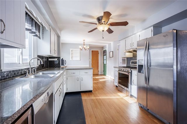 121 Wyndham Road, Irondequoit, NY 14609