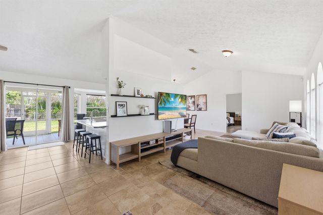 390 SE Cork Road, Port St. Lucie, FL 34984
