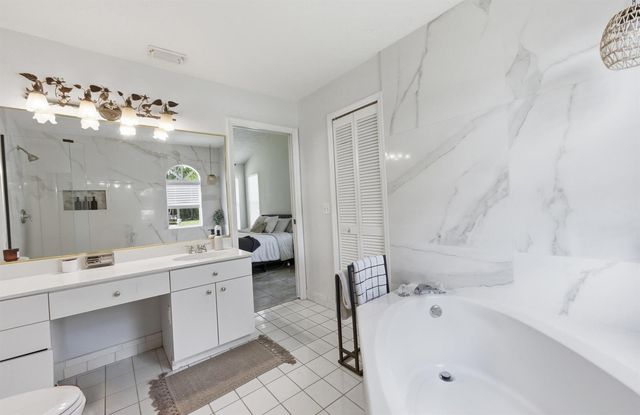 390 SE Cork Road, Port St. Lucie, FL 34984