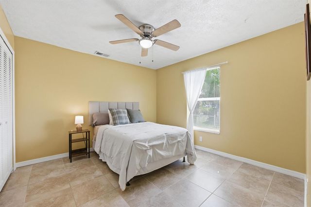 390 SE Cork Road, Port St. Lucie, FL 34984