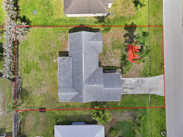 390 SE Cork Road, Port St. Lucie, FL 34984