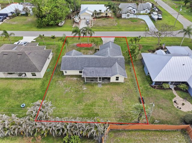 390 SE Cork Road, Port St. Lucie, FL 34984