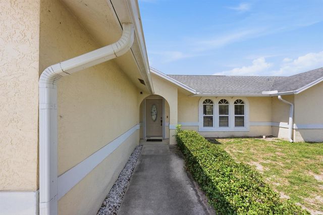 390 SE Cork Road, Port St. Lucie, FL 34984