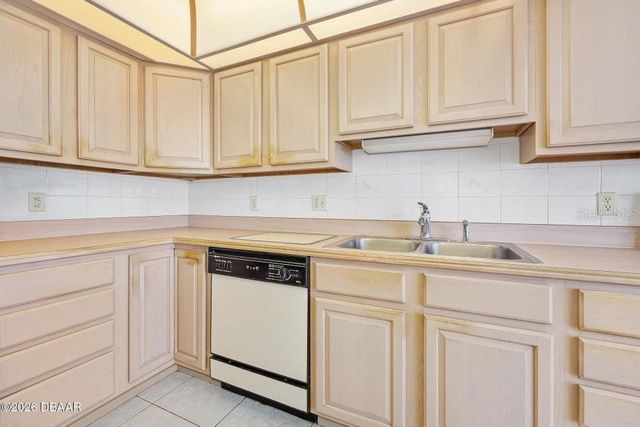 4 DOLPHIN AVENUE, Ormond Beach, FL 32176