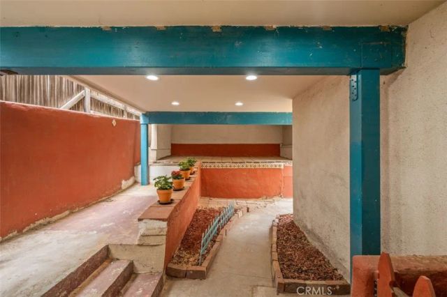 832 Cypress Avenue, Hermosa Beach, CA 90254