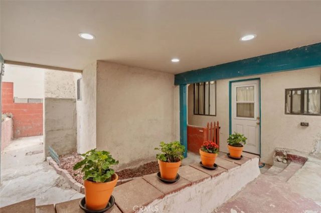 832 Cypress Avenue, Hermosa Beach, CA 90254