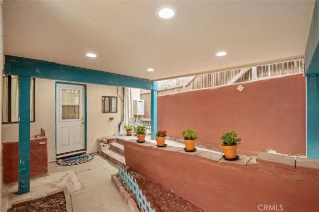 832 Cypress Avenue, Hermosa Beach, CA 90254