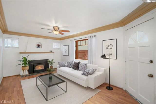 832 Cypress Avenue, Hermosa Beach, CA 90254
