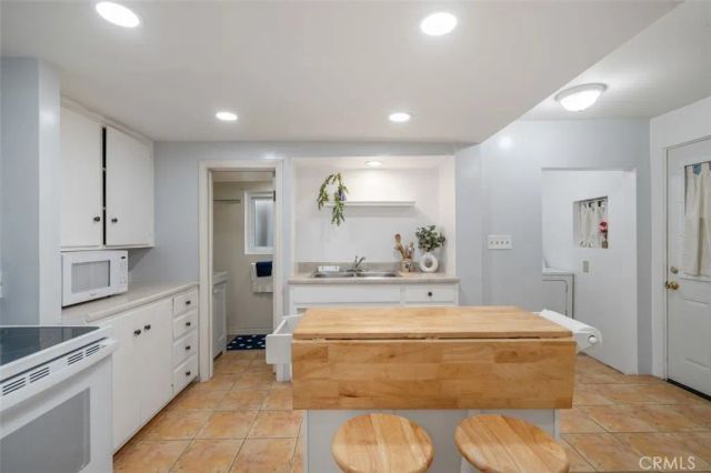 832 Cypress Avenue, Hermosa Beach, CA 90254