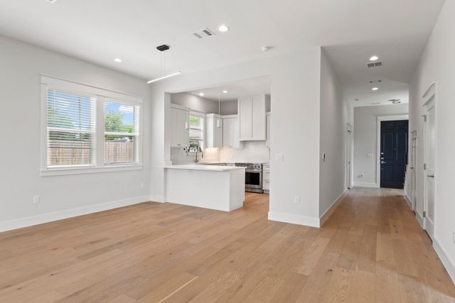 3802 Tower View CT 1, Austin, TX 78723